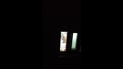 در حالی که آنچه در شبکه سکسی زنده است بدست در گربه خود را دوست دارد برای دریافت سخت تازه کار در بیدمشک او